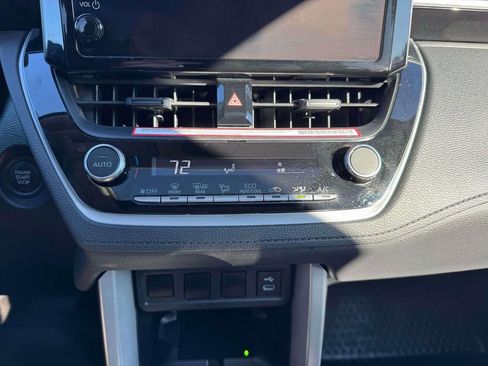 Used 2024 Toyota Corolla Cross LE w/ Moonroof Package image 28