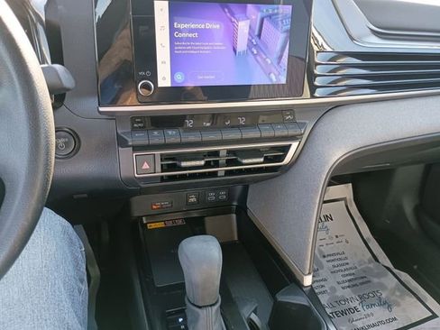 Used 2025 Toyota Camry LE image 24