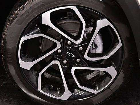 New 2026 Chevrolet Trax RS w/ Sunroof Package image 9