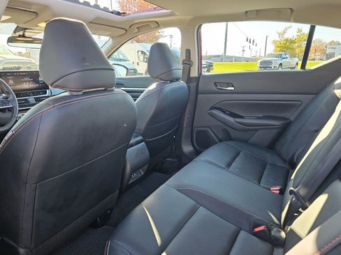 Used 2024 Nissan Altima 2.5 SR w/ SR Premium Package image 32