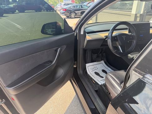 Used 2021 Tesla Model Y Long Range AWD/4WD image 8