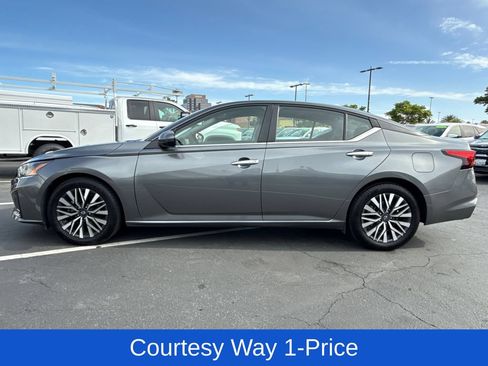 Used 2023 Nissan Altima 2.5 SV FWD image 9