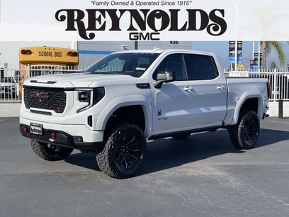 New 2025 GMC Sierra 1500 AT4 w/ AT4 Premium Package