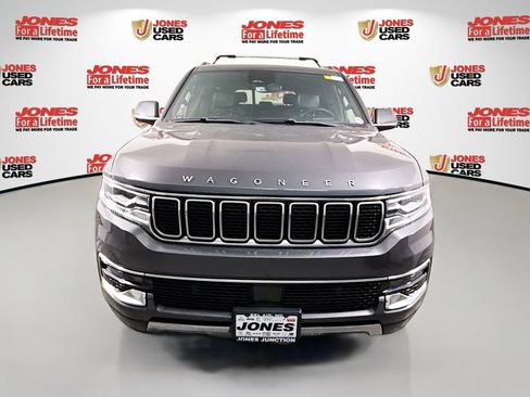 Used 2022 Jeep Wagoneer Series III w/ Premium Group I AWD/4WD image 15