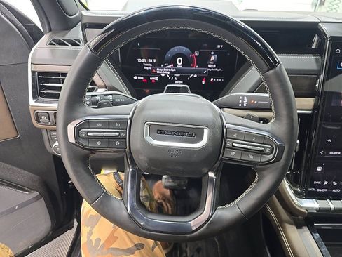 Used 2026 GMC Yukon Denali Ultimate AWD/4WD image 6
