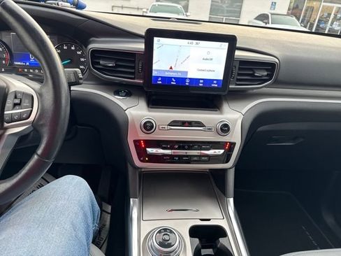 Used 2021 Ford Explorer XLT w/ Equipment Group 202A image 17