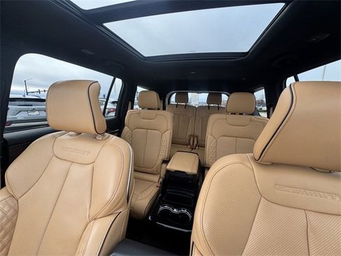 Used 2025 Jeep Grand Cherokee L Summit image 31