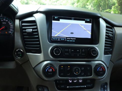 Used 2017 GMC Yukon SLT image 8