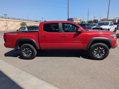 Used 2019 Toyota Tacoma TRD Off-Road w/ Technology Package AWD/4WD image 6