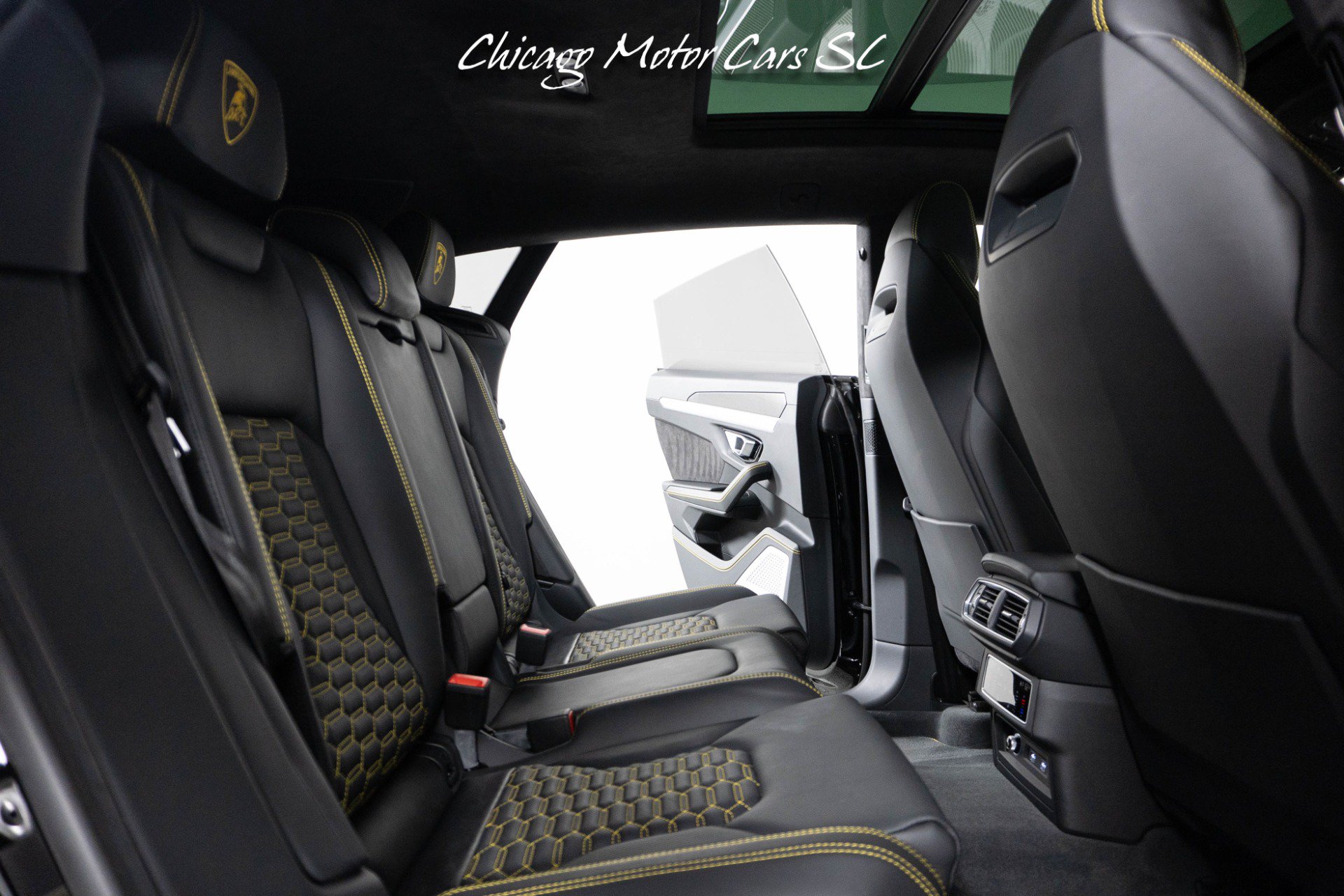 Used 2021 Lamborghini Urus AWD/4WD image 55