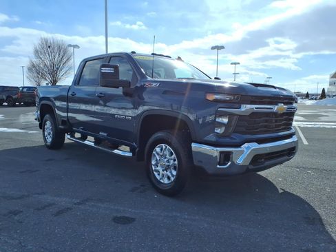 Certified 2025 Chevrolet Silverado 2500 LT w/ All Star Edition image 3
