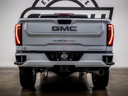 Used 2026 GMC Sierra 2500 Denali Ultimate AWD/4WD image 11