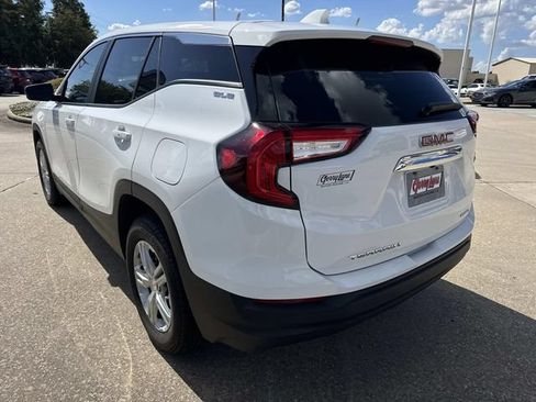 Used 2024 GMC Terrain SLE AWD/4WD image 7