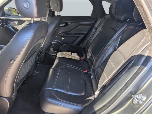 Used 2017 Jaguar F-PACE Prestige image 14