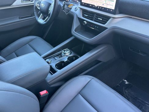 New 2026 Ford Explorer Active w/ Active Comfort Package image 17