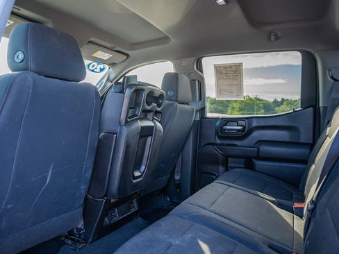 Used 2020 Chevrolet Silverado 1500 Custom w/ Custom Value Package image 16