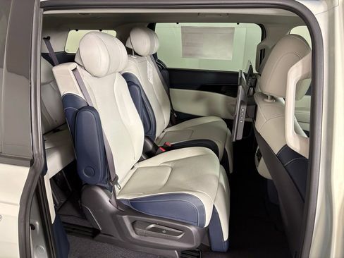 New 2026 Kia Carnival SX Prestige image 43