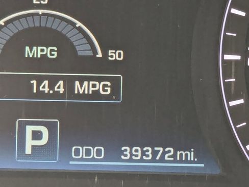 Used 2016 Hyundai Equus Signature image 6