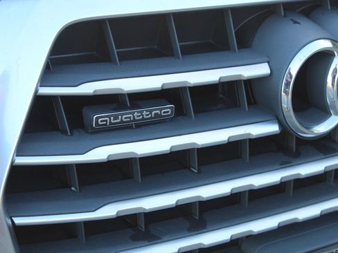 Used 2017 Audi Q7 2.0T Premium Plus w/ Premium Plus Package image 38