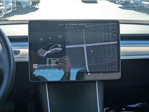 Used 2018 Tesla Model 3 Long Range image 19