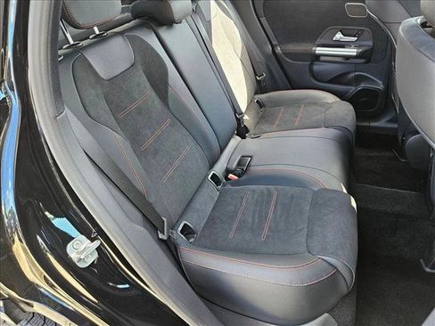 Used 2025 Mercedes-Benz GLA 250 image 19