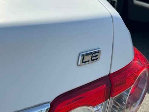 Used 2013 Toyota Corolla LE w/ Premium Pkg FWD image 21