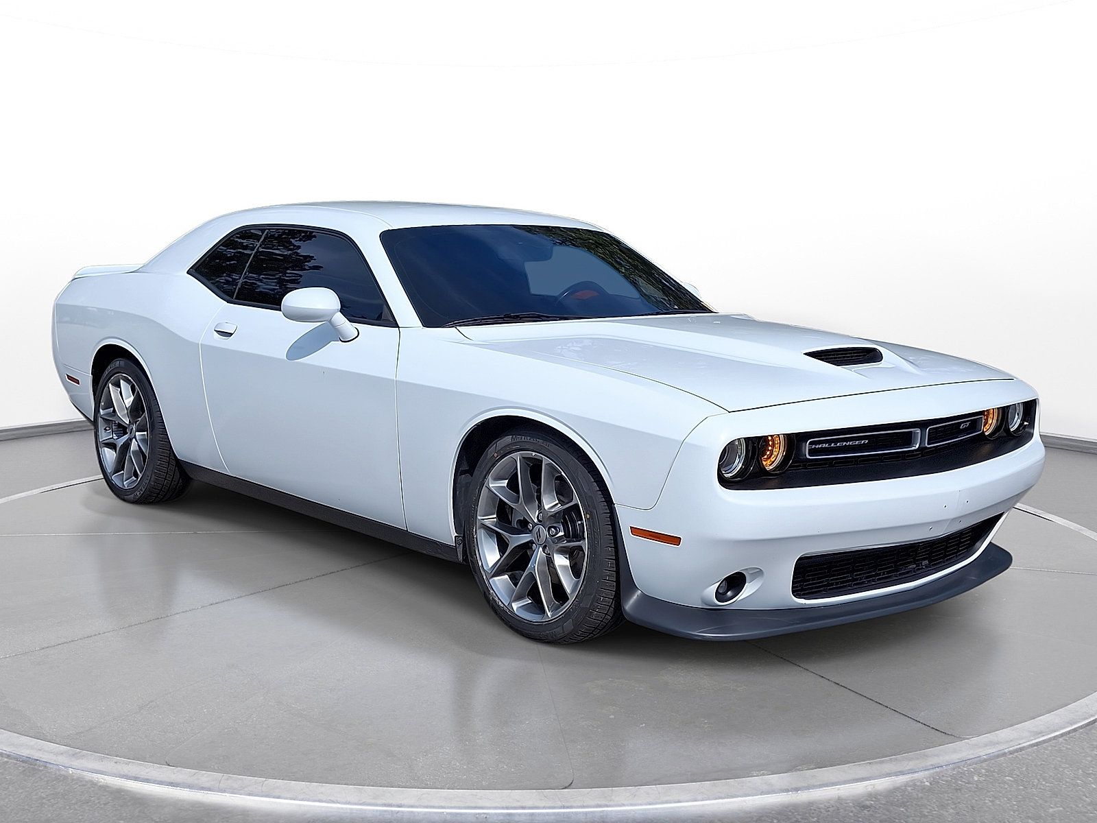 Used 2022 Dodge Challenger GT RWD image 1
