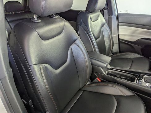 Certified 2024 Jeep Compass Limited image 31