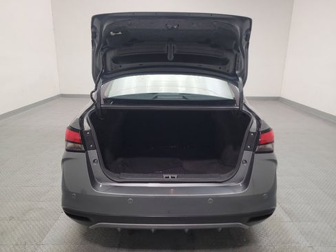 Used 2021 Nissan Versa SV FWD image 29