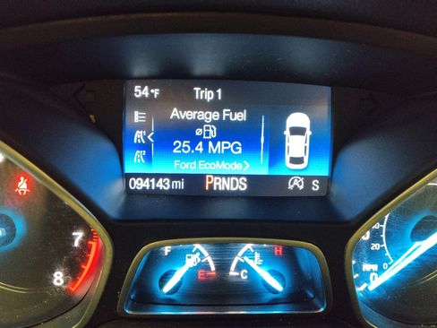 Used 2018 Ford Escape Titanium w/ Ford Safe & Smart Package FWD image 23