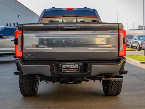 Used 2024 Ford F250 Platinum w/ FX4 Off-Road Package AWD/4WD image 8
