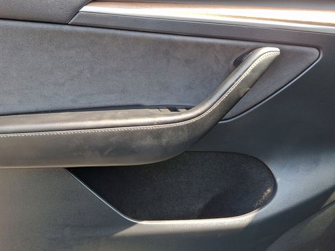 Used 2023 Tesla Model Y AWD image 12