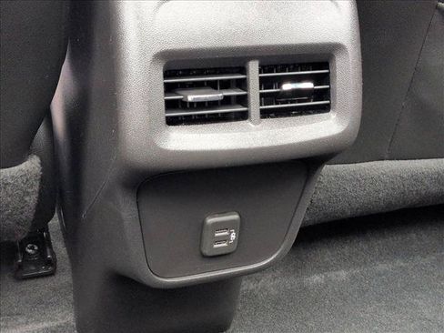 Certified 2024 Chevrolet Equinox RS FWD image 17