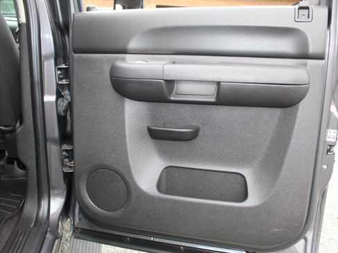 Used 2011 Chevrolet Silverado 2500 LT w/ Interior Plus Package AWD/4WD image 17