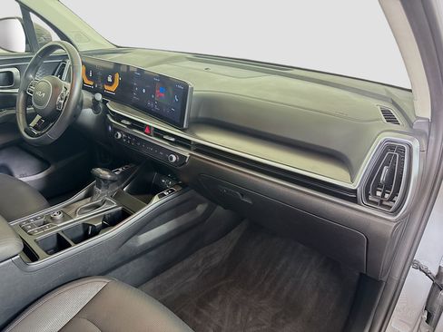 Used 2024 Kia Sorento S image 30