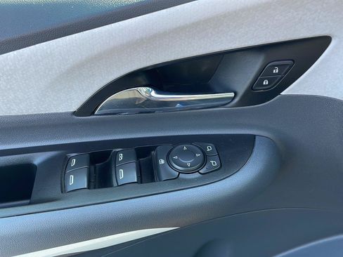 Used 2020 Chevrolet Bolt LT FWD image 11