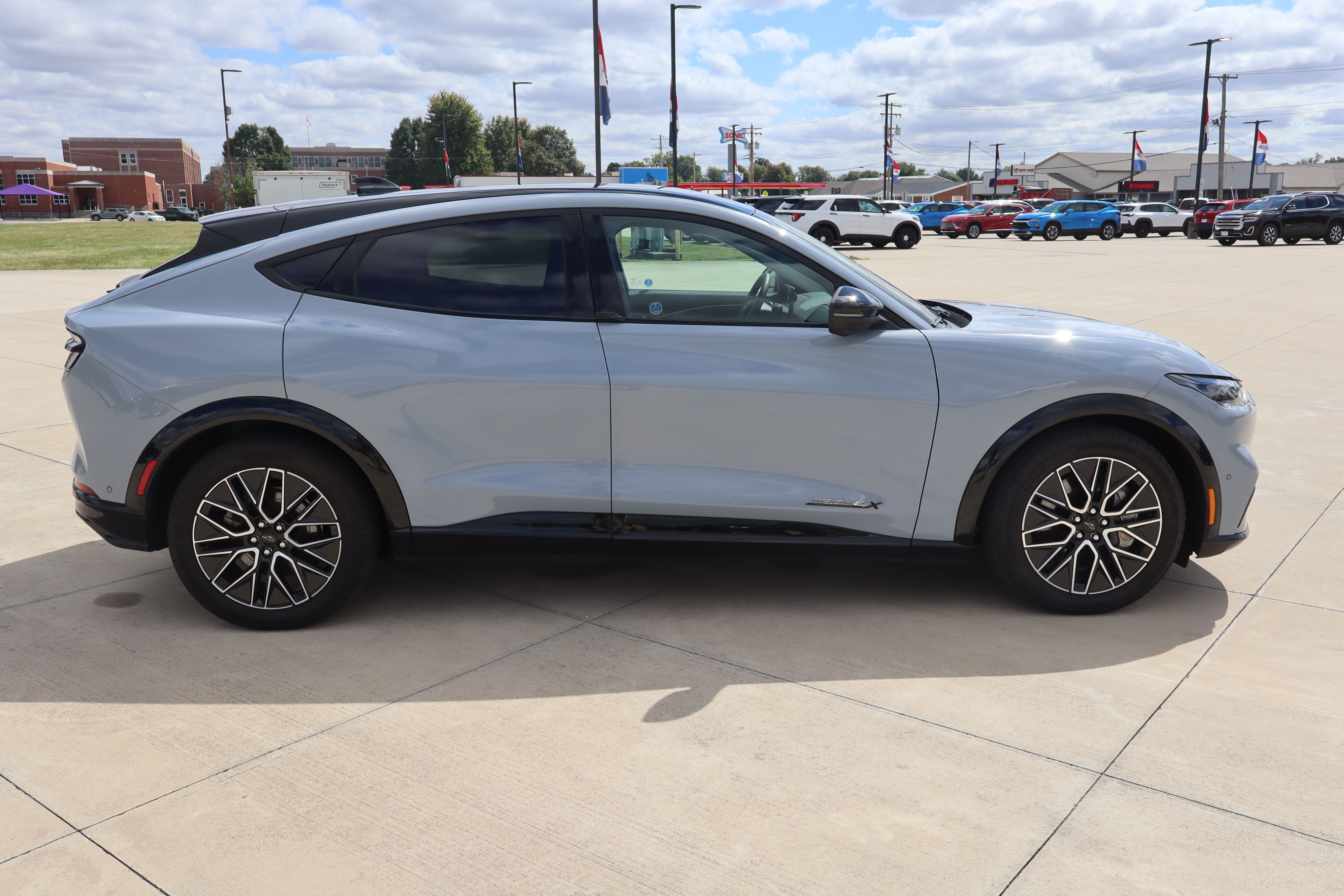 Used 2024 Ford Mustang Mach-E Premium AWD/4WD image 4
