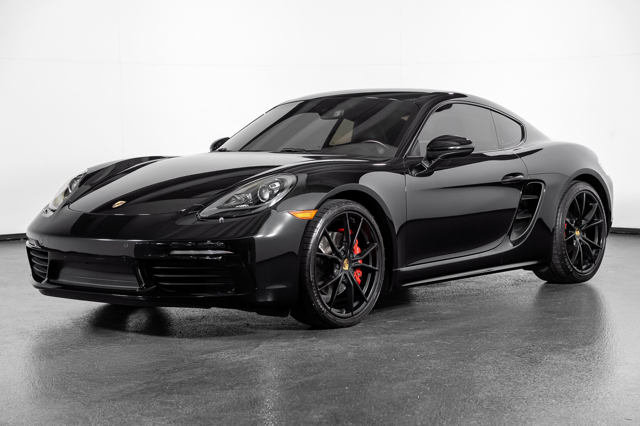 Used 2018 Porsche 718 Cayman S RWD image 12