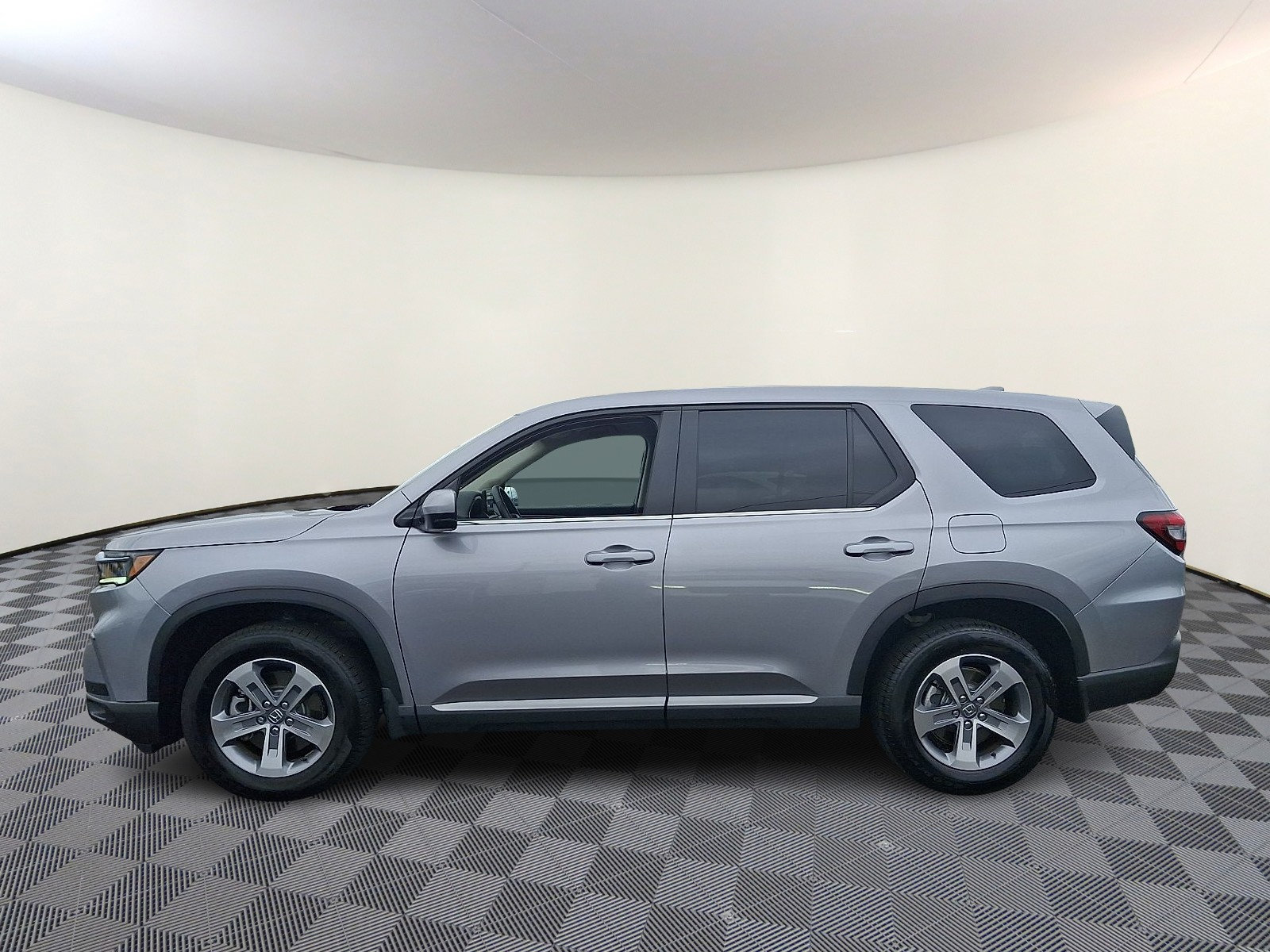 Used 2025 Honda Pilot EX-L image 4