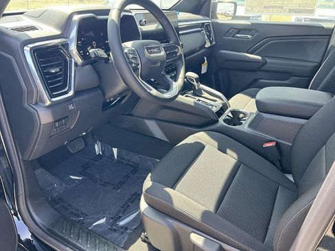 New 2026 GMC Canyon Elevation w/ LPO, Black Badging Package RWD image 9