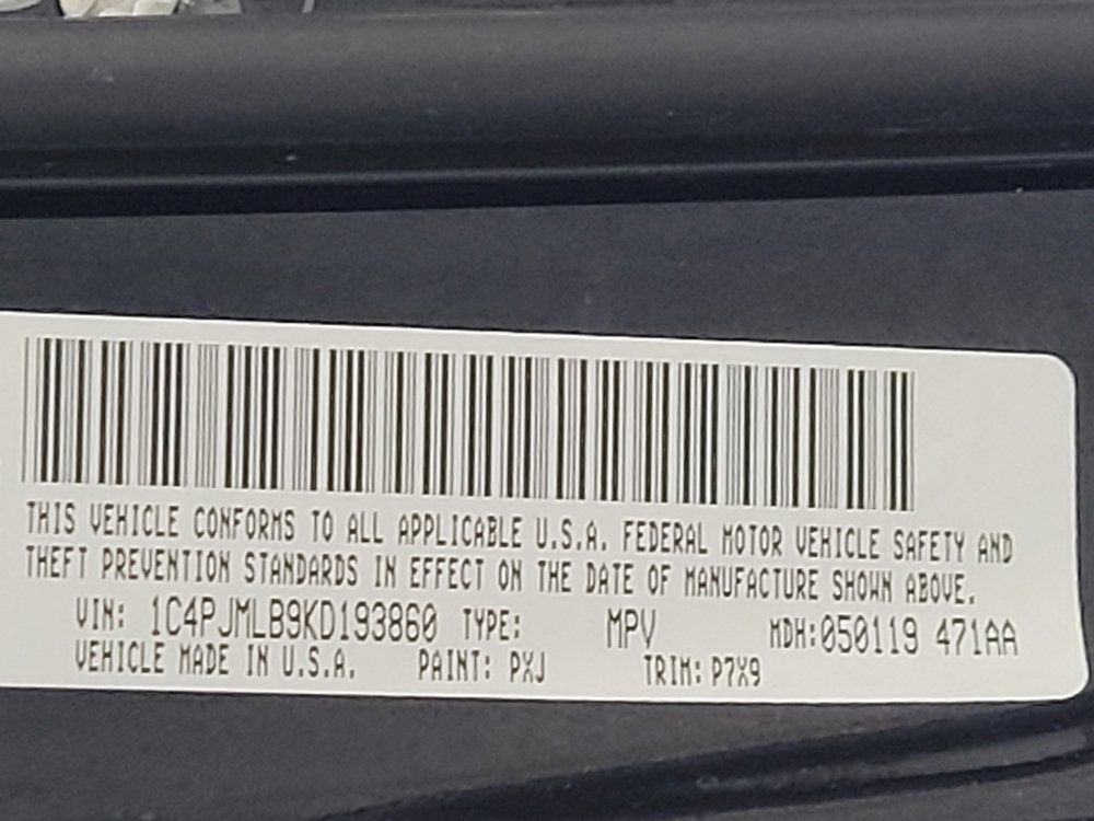 Used 2019 Jeep Cherokee Latitude Plus w/ Comfort/Convenience Group AWD/4WD image 33