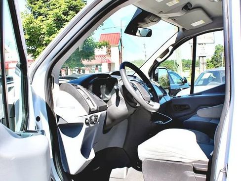 Used 2019 Ford Transit 350 XLT RWD image 21