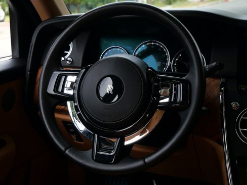 Certified 2019 Rolls-Royce Cullinan AWD/4WD image 17