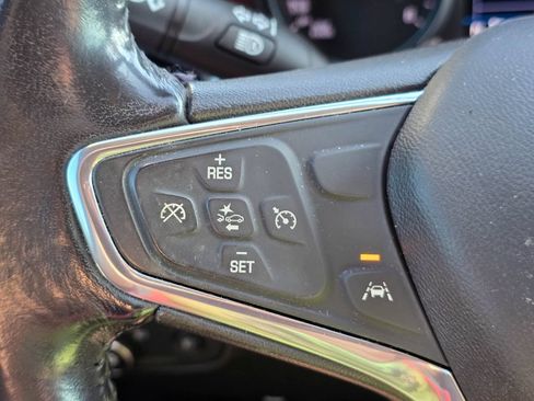 Used 2020 Chevrolet Equinox LT FWD image 19