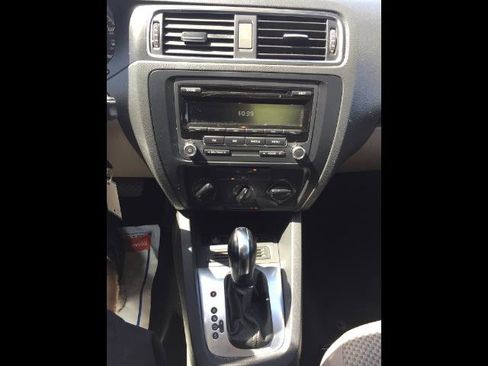 Used 2014 Volkswagen Jetta S image 16