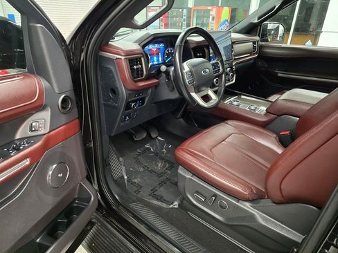 Used 2024 Ford Expedition Limited AWD/4WD image 17