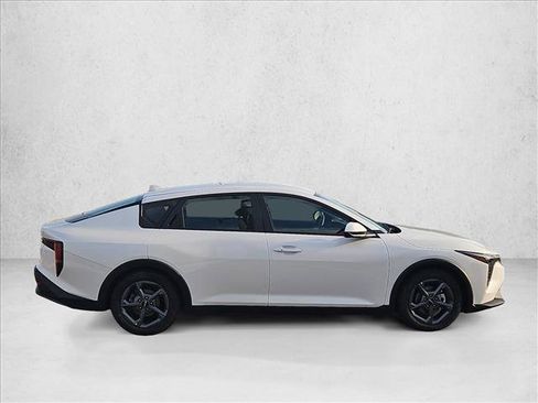 Used 2026 Kia K4 FWD image 4