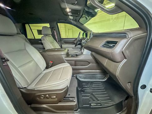 Used 2024 GMC Yukon SLT w/ SLT Luxury Package AWD/4WD image 34