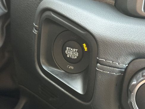 Used 2024 Jeep Wrangler Sahara image 21