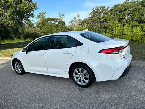 Used 2024 Toyota Corolla LE FWD image 4